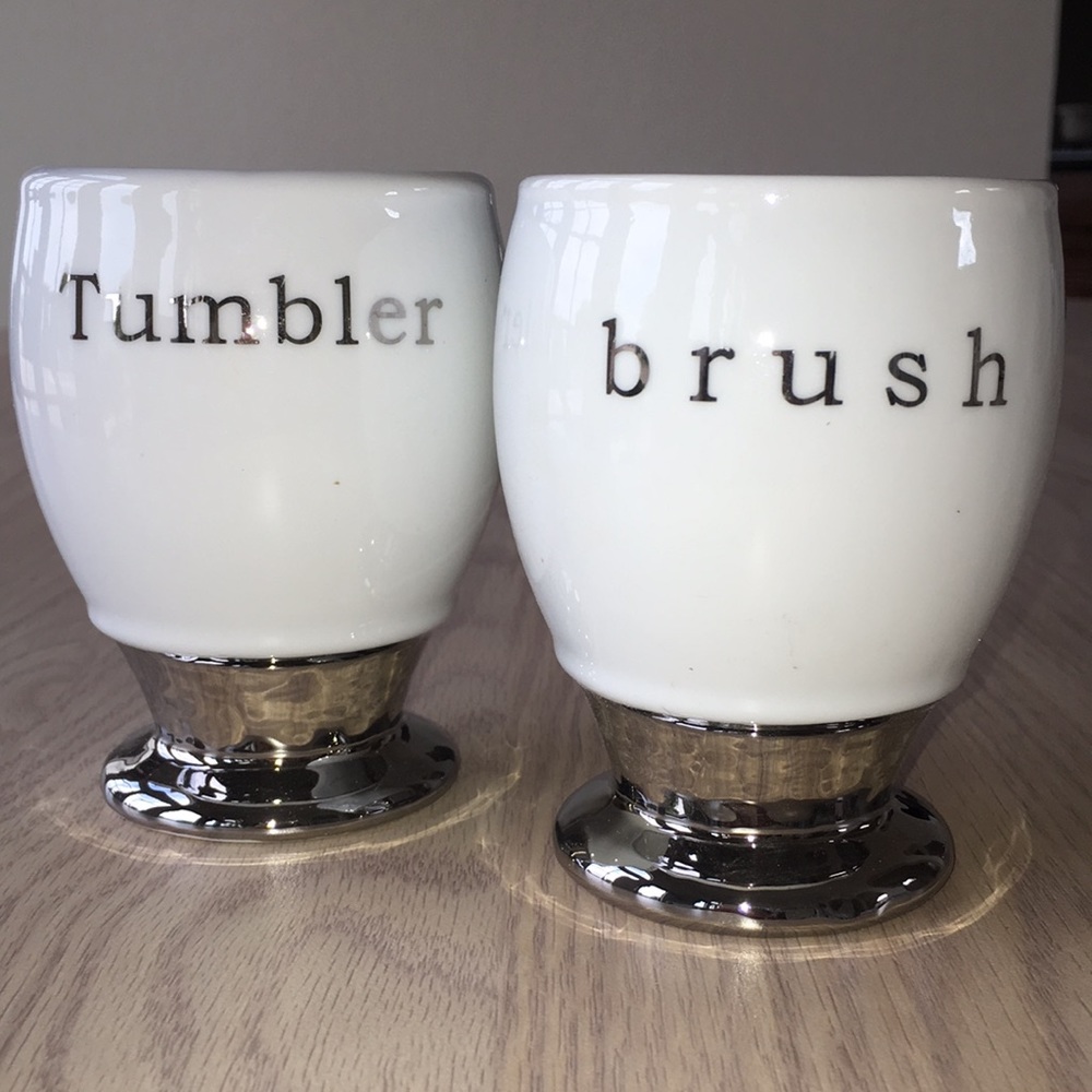 TUMBLER & BRUSH HOLDER